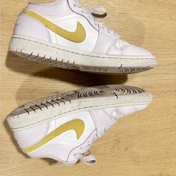 Nike Air Jordan 1 Low Women's Shoes - Picture 3 of 5
